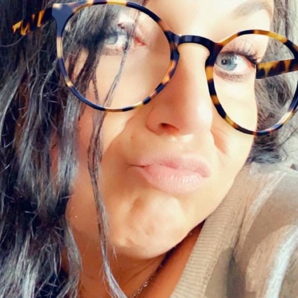 Meet your Posher, Elaine - Picture 1 of 1